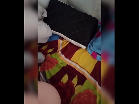 ❤️ Myn keamergenoat bliuwt allinnich thús want har man giet op fakânsje en ik nim de kâns oan om har te neuken en har kont fol mei molke Porno op fy.hentaiteca.ru ﹏