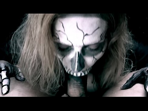 ❤️ Demon famke sûgje hoanne mei har swarte mûle en slikken cum. Porno op fy.hentaiteca.ru ﹏
