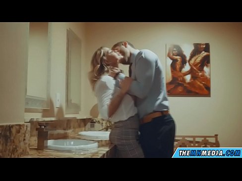❤️ As in busty blonde jo ferliedt yn in iepenbier toilet Porno op fy.hentaiteca.ru ﹏